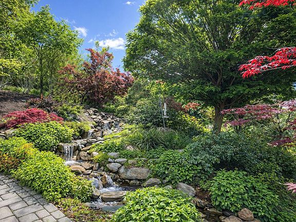 5th image of 925 Galls Creek Rd