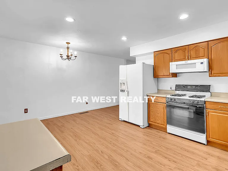 428 Stewart Cir — Photo 14