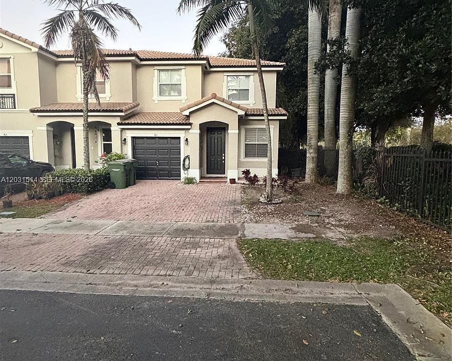 1st image of 901 NE 42nd Ave
