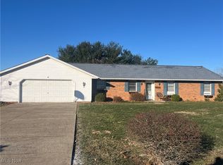 6045 Southview Dr, Nashport, OH 43830