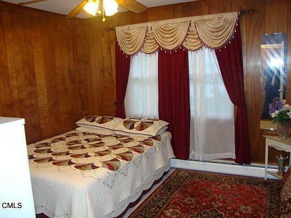 Guest bedroom