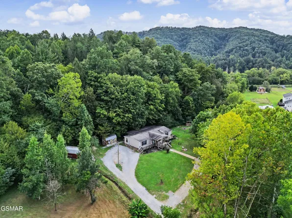 4748 Bogard Rd, Cosby, TN 37722