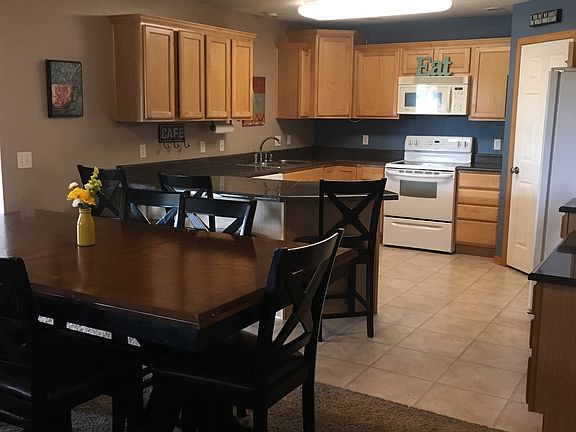 3rd image of 1610 McKay Dr