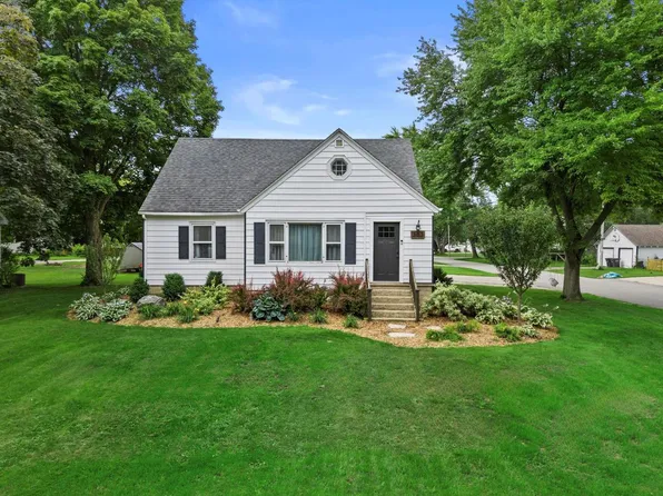 303 East Elm STREET, Silver Lake, WI 53170