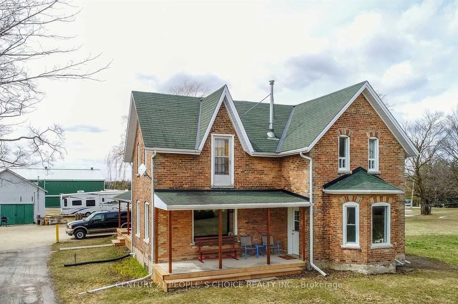 4 bed, $2,500 — Photo 1