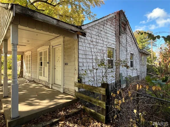 11825 Larimore Rd, Saint Louis, MO 63138