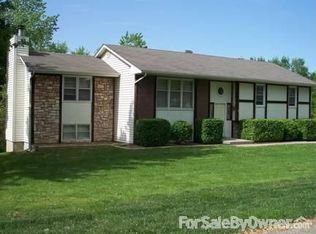 7208 N Flora Ave, Gladstone, MO 64118