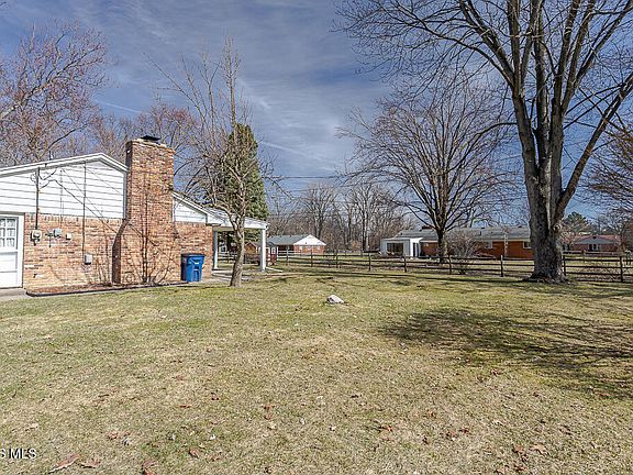 2nd image of 4842 Larkhaven Dr