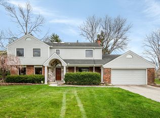 5222 Woodview Dr, Bloomfield Hills, MI 48302