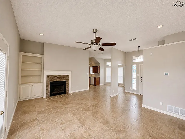 5201 Pebblestone Dr — Photo 6