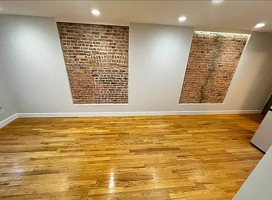 Rented by Skyhigh Realty NYC LLC | media 4