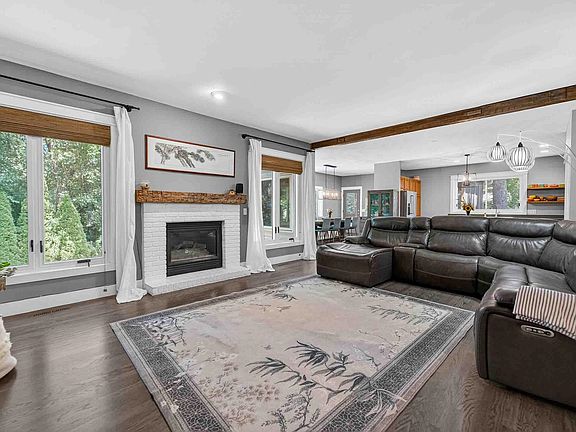 4th image of 909 Timber Ridge Dr