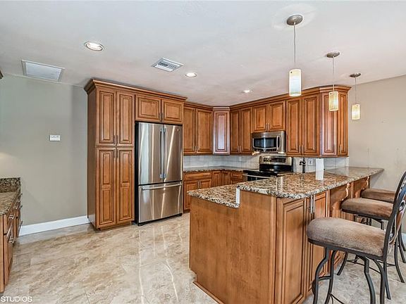 3rd image of 304 W King St Unit B