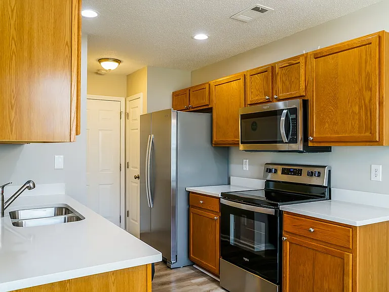 8145 Wesley Farm Dr — Photo 8
