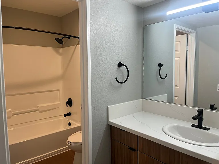Corona Pointe Resort — Photo 114