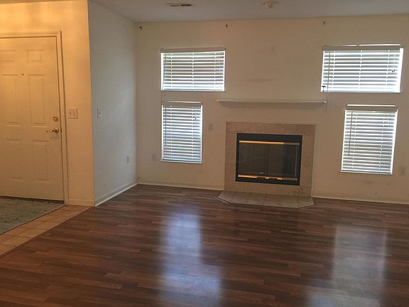 3rd image of 2418 Crystal Springs Dr W
