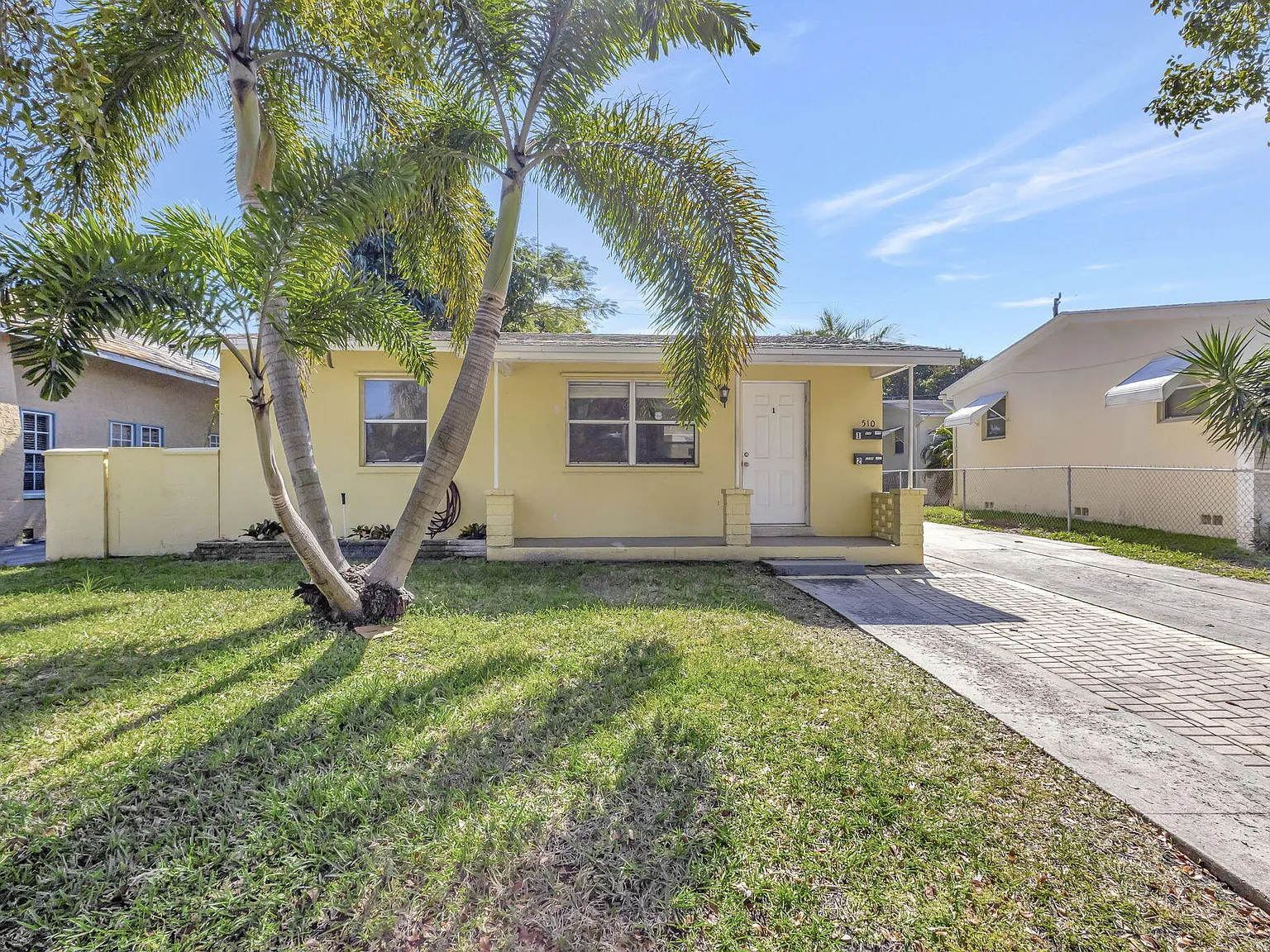 2 bed, 1.0 bath, 750 sqft, $2,200 — Photo 2