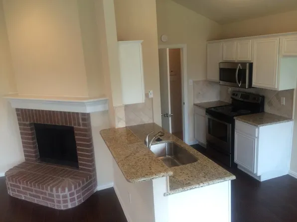 1002 Port Isabel Dr, Little Elm, TX 75068