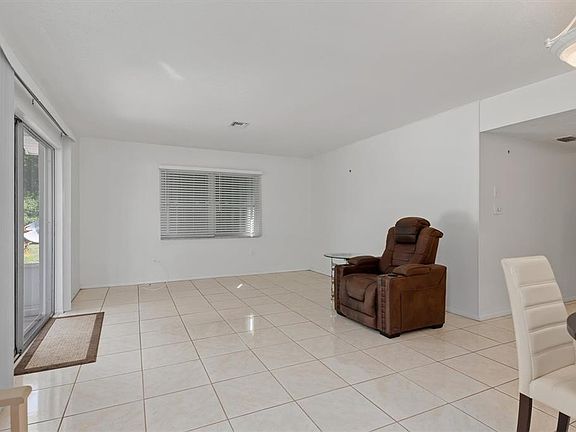3rd image of 8126 Riverside Dr