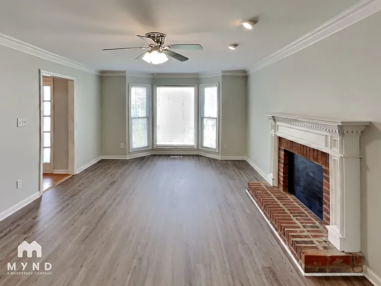 1728 Russet Woods Ln — Photo 7