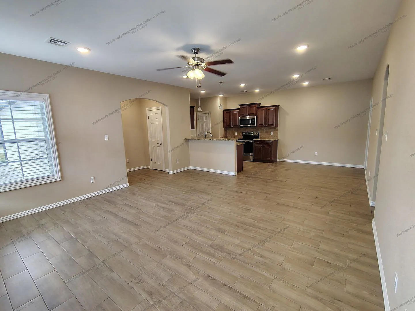 3 bed, 2.0 bath, 1400 sqft, $1,599 — Photo 4