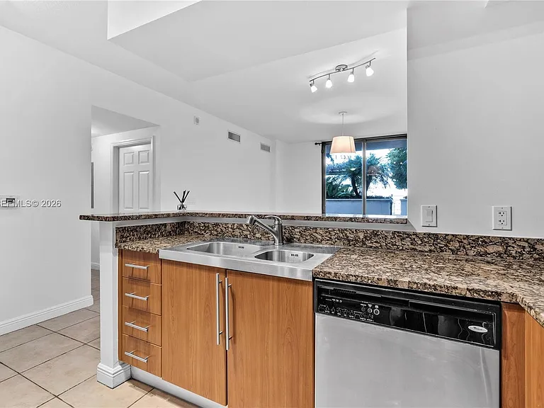888 S Douglas Rd — Photo 15