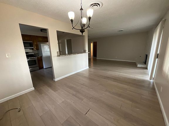 5th image of 731 Lorraine Ln