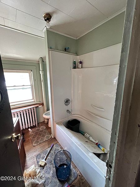 5th image of 129 Maple Avenue