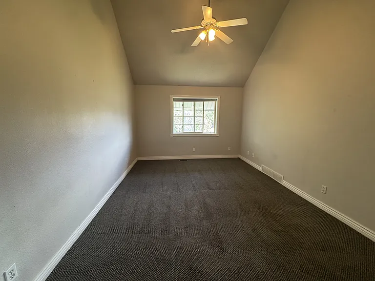 340 Rainbow Ln #B-1 — Photo 15