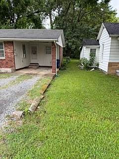 2nd image of 604 Maple St