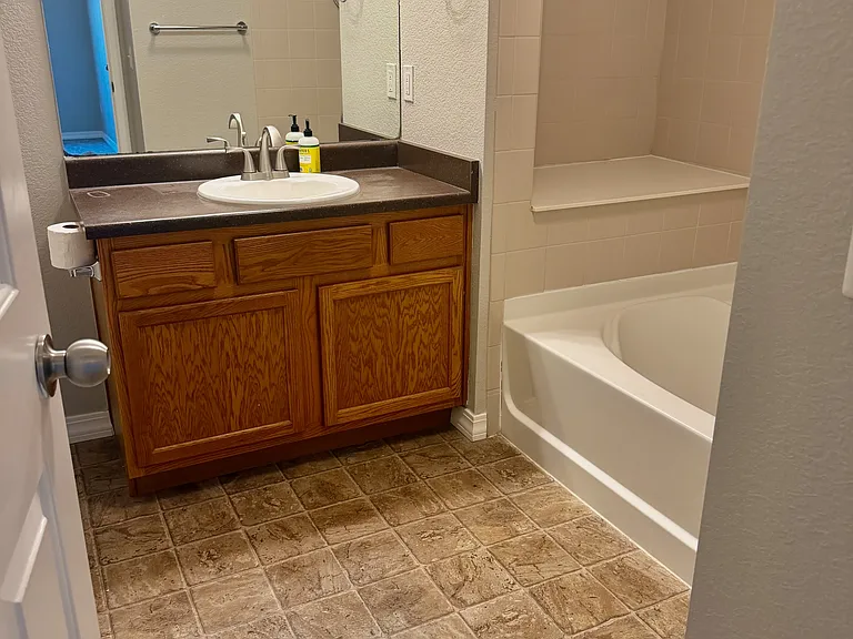 2133 Krisron Rd #B-207 — Photo 34