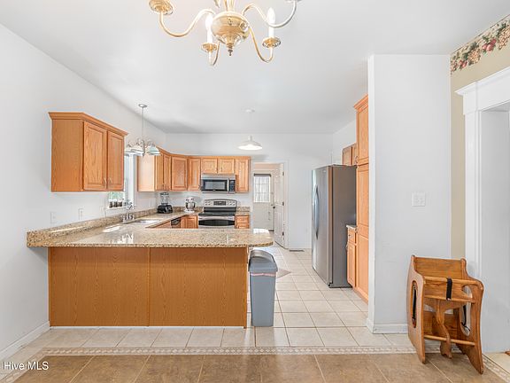 4th image of 509 Massachusetts Avenue