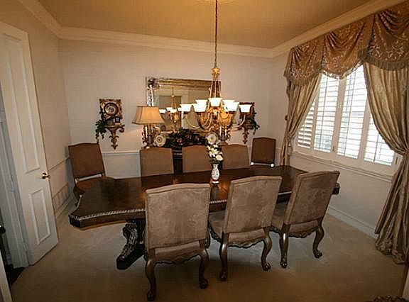 4th image of 5901 Luther Dr