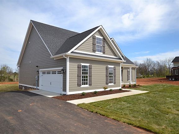 3rd image of 786 Emma Ln