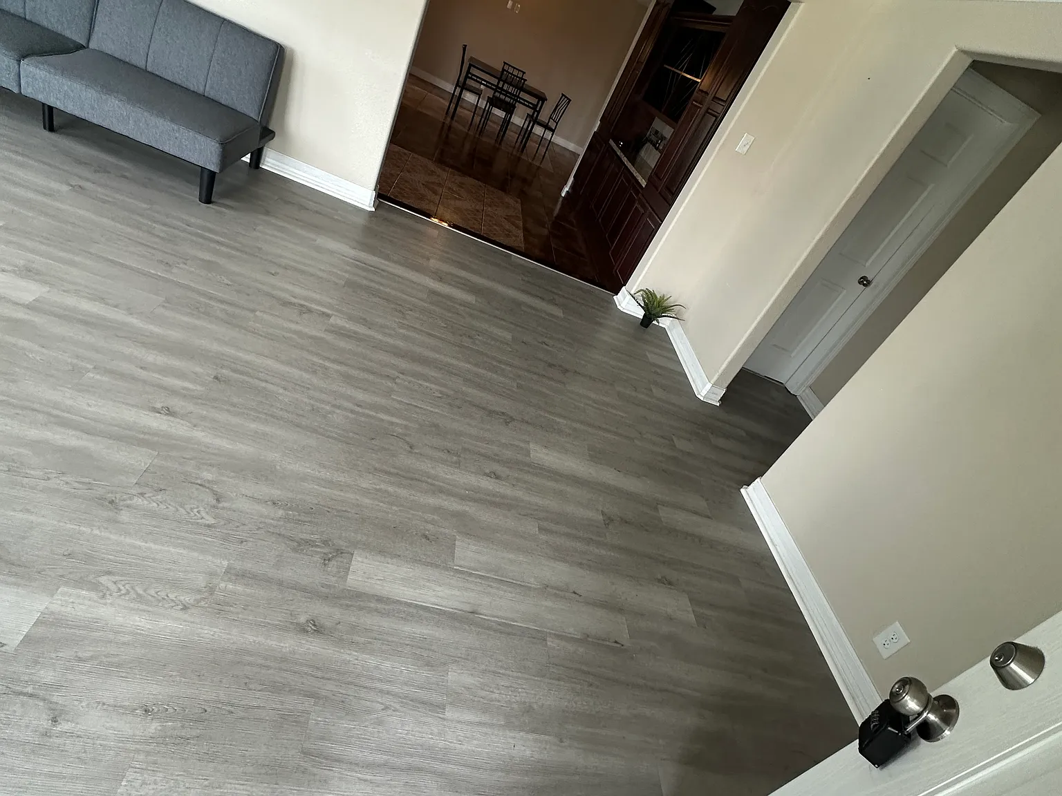 7 bed, 3800 sqft, $2,250 — Photo 3
