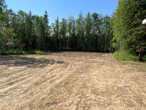 5th image of 4061 Lakewood Loop