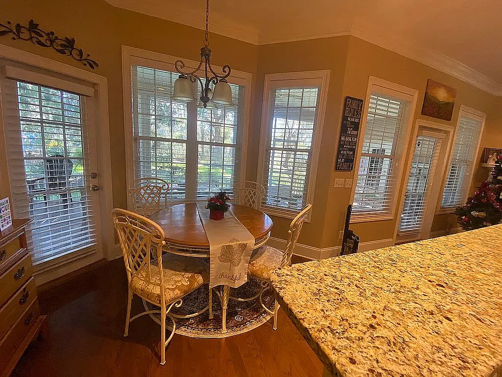 4 bed, 3.5 bath, 3240 sqft, $4,500 — Photo 2