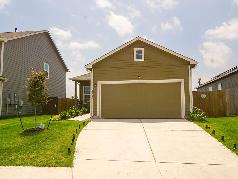Front view. A new house built in 2021
