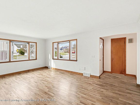 3rd image of 1819 Alpha St