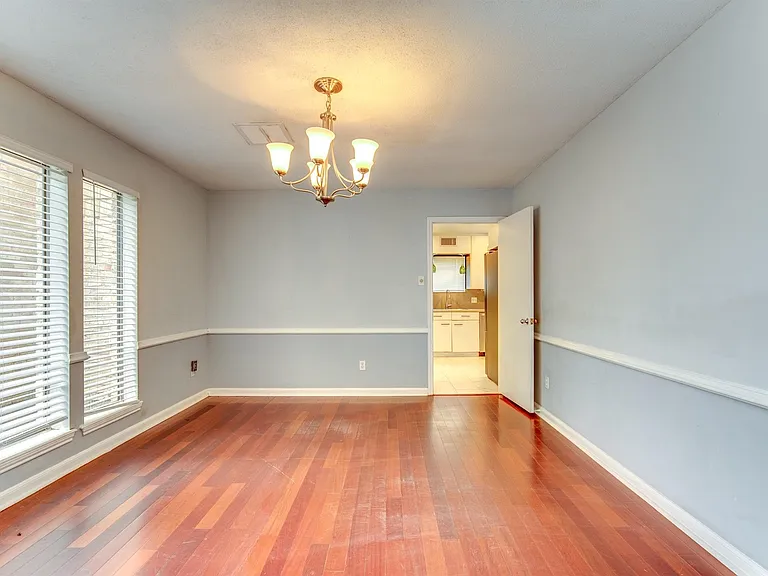 3927 Pleasant Valley Dr — Photo 7