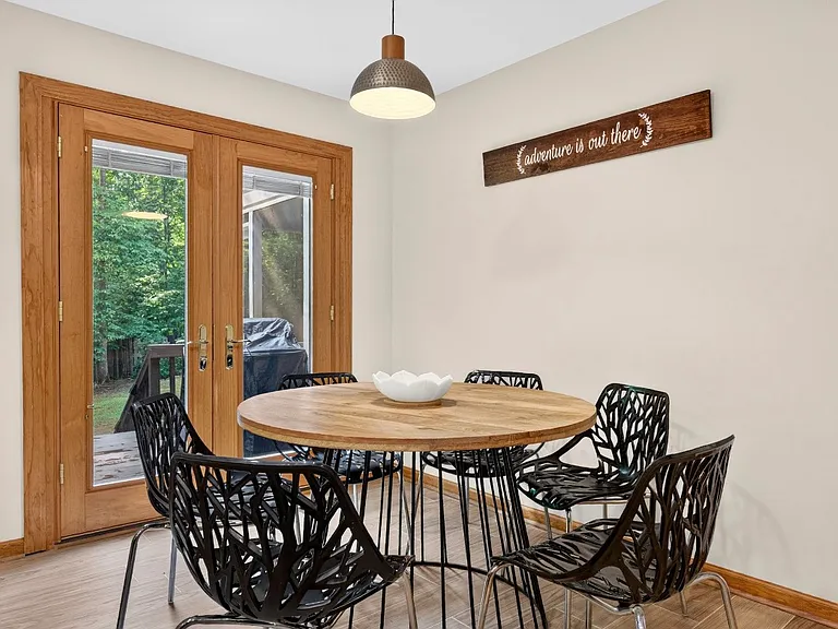 104 Exeter Ct — Photo 10