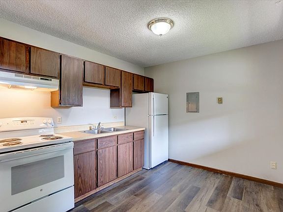 4th image of 2721 Fryklund Dr #5