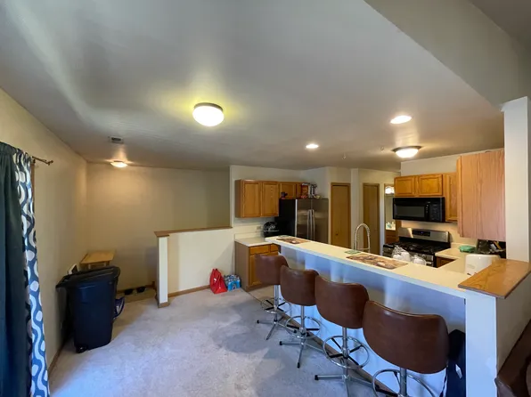 305 Loyola Dr APT D, Elgin, IL 60123