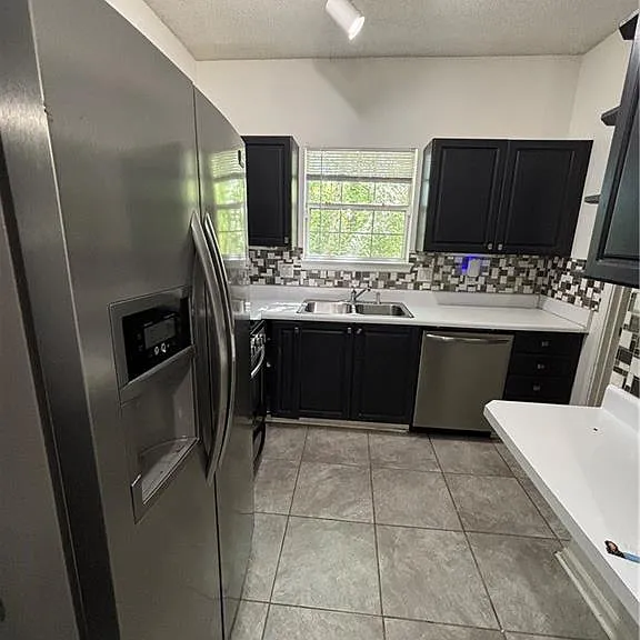 584 Windsor St SW — Photo 7