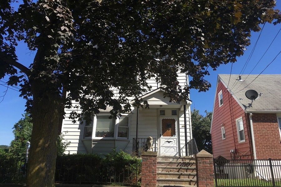 1st image of 164 Woodland Ave