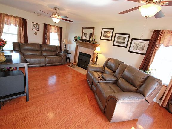5th image of 8803 Arrowcreek Dr