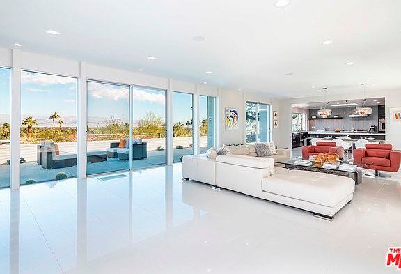 Great Room/Elevated views over the Valley