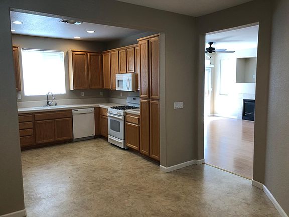 3rd image of 2814 Myotis Dr