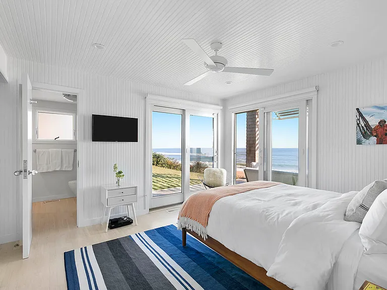 380 Old Montauk Hwy — Photo 8