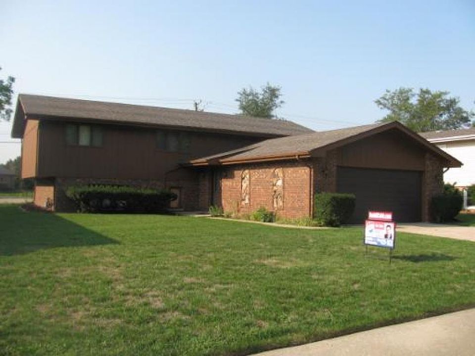 1st image of 534 Lincoln Ln